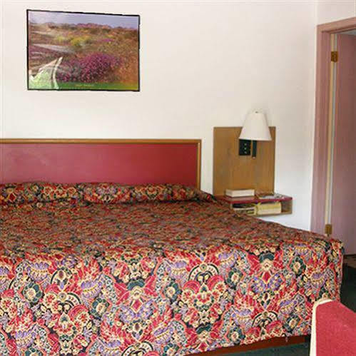 Knights Inn Center Valley Kültér fotó